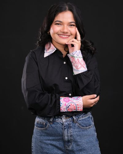 Full sleeve shirt with cuff details